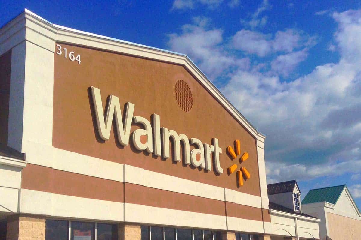 Does Walmart Cash Checks On Saturday And Sunday In 2022?