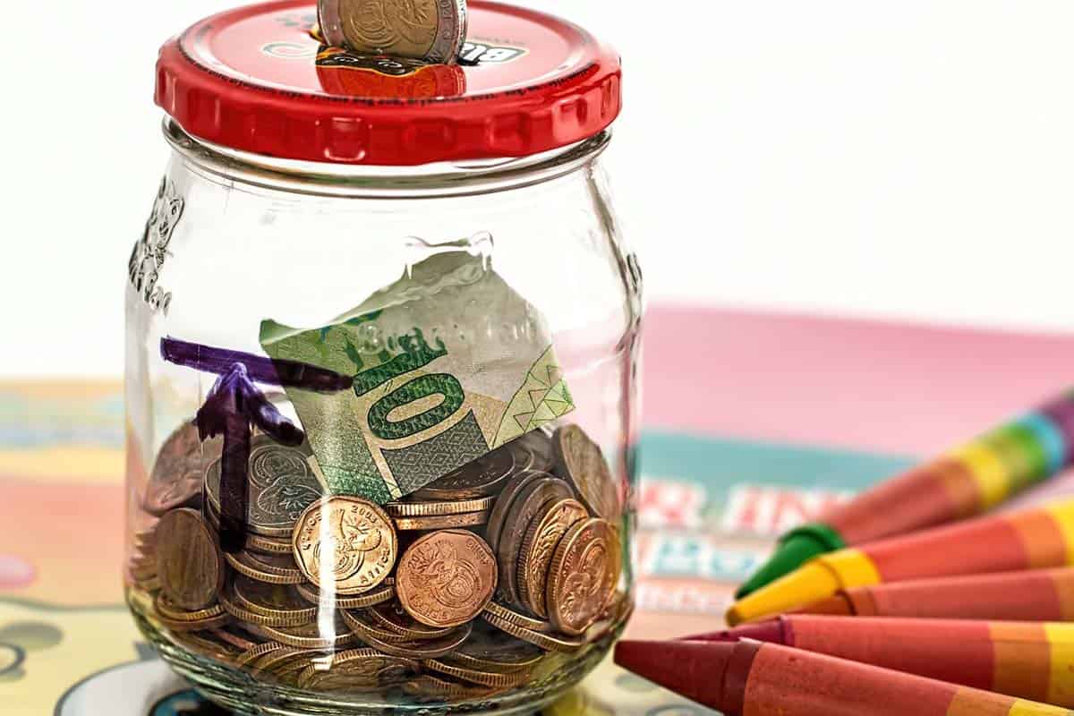 Top 10 Money-Saving Tips For College Students