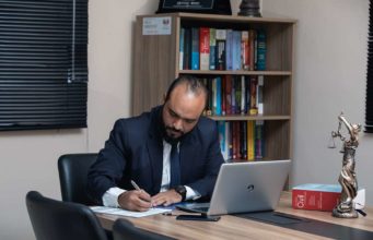 10 Things Every Lawyer Should Know 10 Things Every Lawyer Should Know