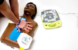 How To Use An Automatic External Defibrillator How To Use An Automatic External Defibrillator