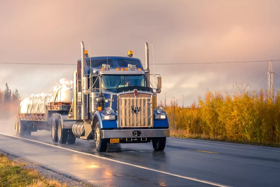 How Car Drivers Can Reduce Their Risk Of Being In An Accident With A Truck