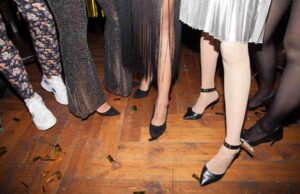 Why Do Women Cross Their Legs? Exploring The Psychology And Social Dynamics Why Do Women Cross Their Legs