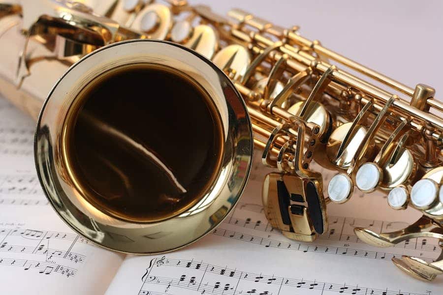 What instrument did Bill Clinton play
